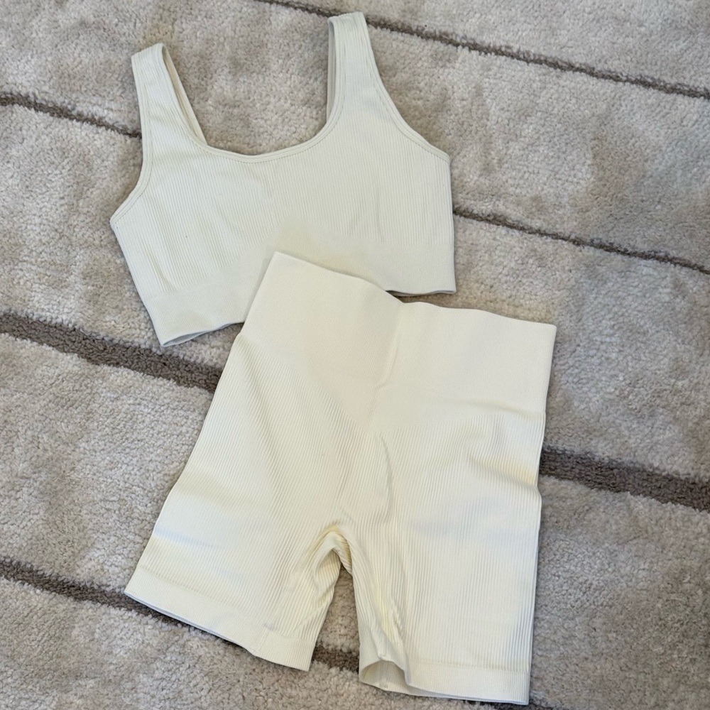 Ivory Amazon workout set